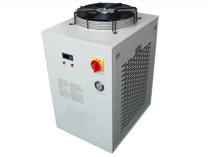 UV LED固化光源設(shè)備的三大配置照射頭、水冷機(jī)、電源驅(qū)動(dòng)